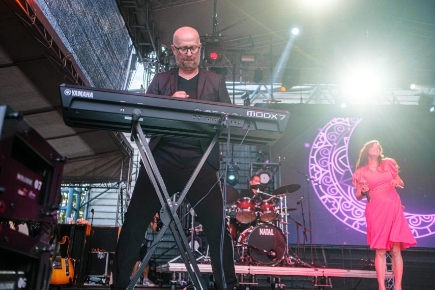 Prieger Szabolcs és Magyar Bori az Anima Sound System koncertjén a XXXII. Bálványosi Nyári Szabadegyetem és Diáktáborban (Tusványos) az erdélyi Tusnádfürdőn 2023. július 20-án. Fotó: Veres Nándor / MTI Prieger Szabolcs és Magyar Bori az Anima Sound System koncertjén a XXXII. Bálványosi Nyári Szabadegyetem és Diáktáborban (Tusványos) az erdélyi Tusnádfürdőn 2023. július 20-án.
Készítette: Veres Nándor
Személyek: MAGYAR Bori, PRIEGER Szabolcs
Tulajdonos: MTI/MTVA
Fájlnév: ADNAND202307200104